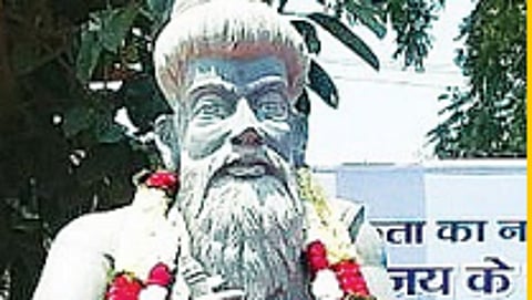 கங்கைக் கரையில் வள்ளுவர்!