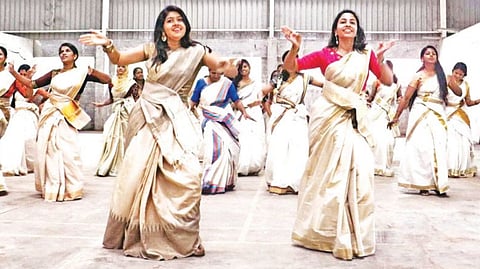 எண்டம்மே ஜிமிக்கி கம்மல்...