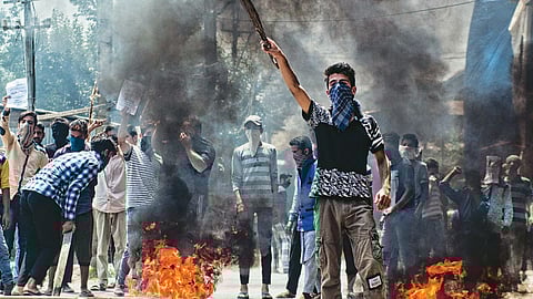 ஐயா, எங்களை கொன்று விடாதீர்கள்!