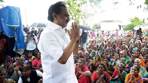 கார்ப்பரேட் அரசியல்- கலங்கும் திமுக மா.செ.க்கள்!