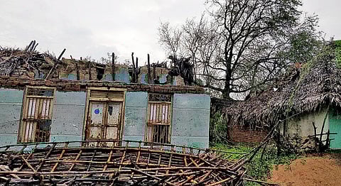 கண்ணீரில் மூழ்கடித்த கஜா!