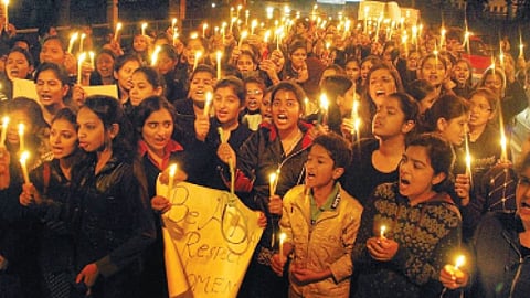 கற்பின் அரசியல்