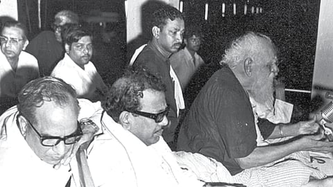 தந்தை பெரியார் : வீரத்தோடு நடந்த பெரும் பயணி!