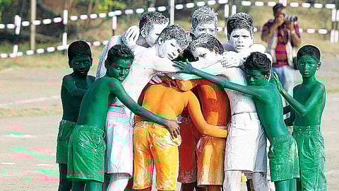 குறைந்த மதிப்பெண்ணா ? உங்களுக்கு இந்த உலகமே சொந்தம்!