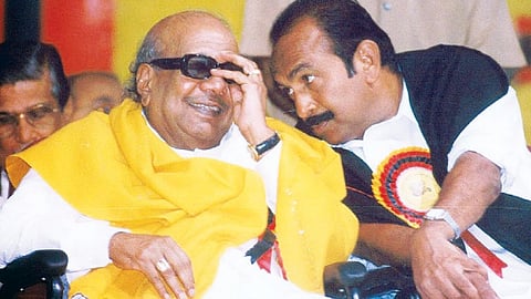 கருப்பில் ஒரு சிவப்பு - மதிமுக உருவாகிறது