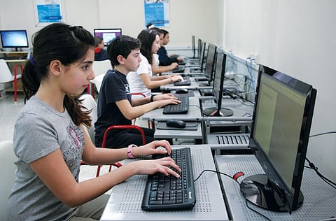 வேலை பார்த்துக்கொண்டே படியுங்கள்