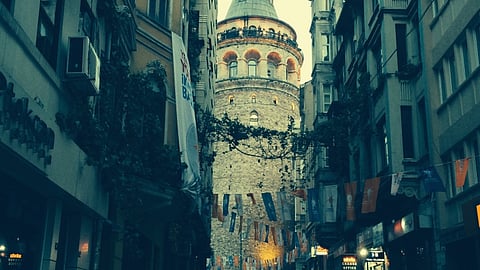 நிலவு தேயாத தேசம் – 3