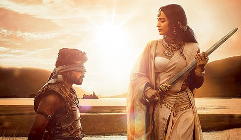 கண்ணாடி சில்லுகள் பதித்த மதில்!