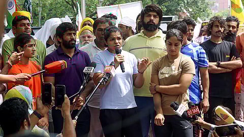 பதக்கங்களை கங்கையில் வீச மல்யுத்த வீரர்கள் முடிவு!