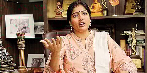 காயத்ரி ரகுராம்