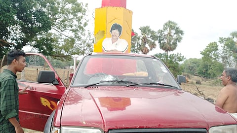 இலங்கை, திருகோணமலையில் திலீபன் ஊர்தி மீது தாக்குதல்