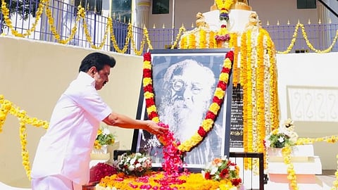 வேலூரில் பெரியார் படத்துக்கு முதலமைச்சர் ஸ்டாலின் மரியாதை