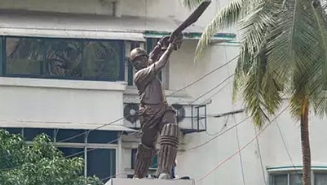 மும்பை வான்கடே மைதானத்தில் திறக்கப்பட உள்ள  சச்சின் டெண்டுல்கரின் உருவசிலை.