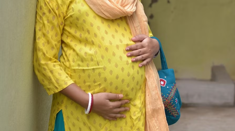 கர்ப்பம் தரிக்கச்செய்தால் ரூ. 13 லட்சம்: பீகாரில் பிடிபட்ட மோசடி கும்பல்!