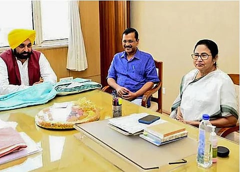 பஞ்சாபில் ஆம் ஆத்மி, மேற்குவங்கத்தில் திரிணாமுல் தனித்துப் போட்டி!