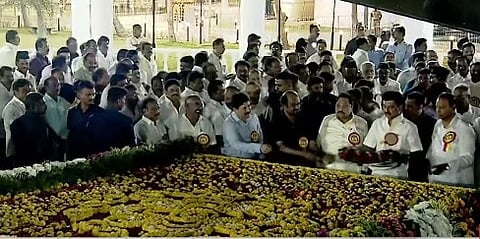 கலைஞர் நினைவிடத்தை திறந்து வைக்கும் முதலமைச்சர் மு.க.ஸ்டாலின்