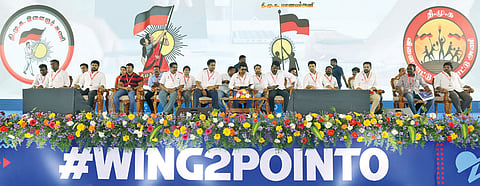 களத்திலும் இருக்கிறோம்; தளத்திலும் இருக்கிறோம்