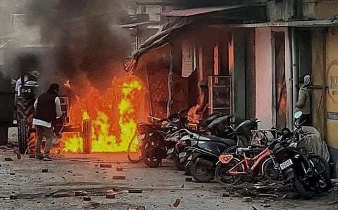 மதராசா இடிப்பின் போது ஏற்பட்ட வன்முறையில் 4 பேர் பலி, 250 பேர் காயம்!