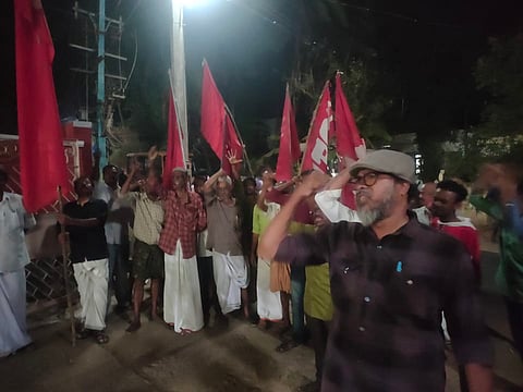 தாக்குதலைக் கண்டித்து அருமனையில் முற்றுகைப் போராட்டம் நடத்திய சிபிஎம் கட்சியினர்