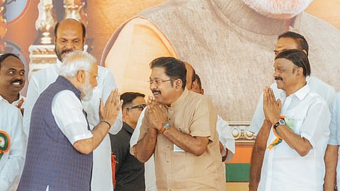 பிரதமர் மோடியுடன் அ.ம.மு.க. தினகரன்