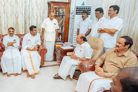 தைலாபுரம் இல்லத்தில் இராமதாஸ், அண்ணாமலை சந்திப்பு