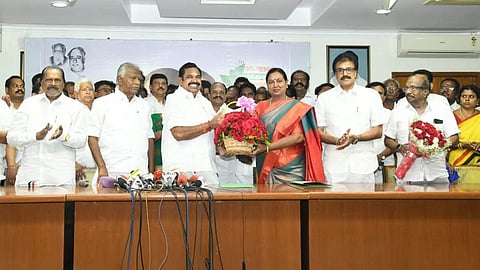 அ.தி.மு.க. அலுவலகத்தில் பிரேமலதா