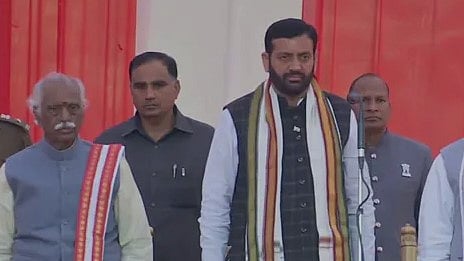 அரியானா முதலமைச்சராக பதவி ஏற்றுக் கொண்ட நாயல் சிங் சைனி