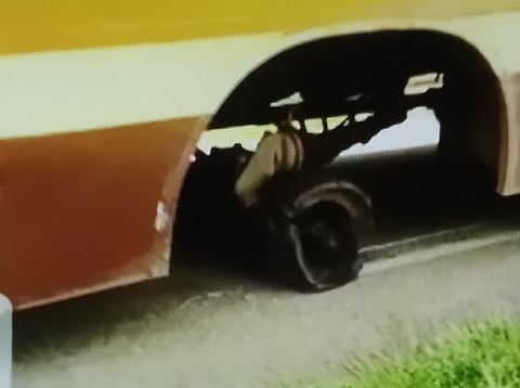 பழனி அருகே ஓடிக்கொண்டிருந்த அரசுப் பேருந்தின் முன்சக்கரம் கழன்றது