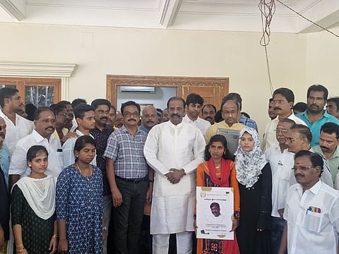 வைரமுத்துவுடன் புகைப்படம்!