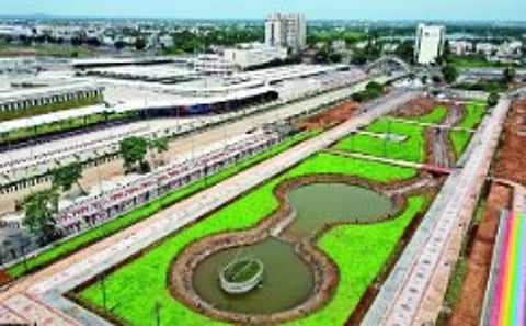 குத்தம்பாக்கம் பேருந்து நிலையம்