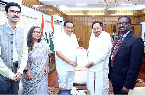 மைய அமைச்சரிடம் அமைச்சர் துரைமுருகன் மனு