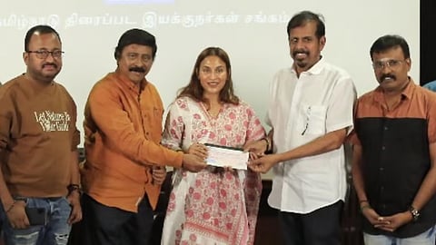 இயக்குநர் சங்கத்துக்கு ஐந்து லட்சம் வழங்கும் ஐஸ்வர்யா