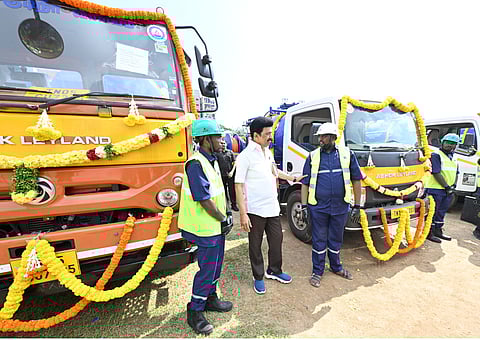 100 பேர்... துப்புரவுப் பணியிலிருந்து தொழில் முனைவோர்!