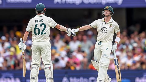 சதம் விளாசிய டிராவிஸ் ஹெட், ஸ்டீவ் ஸ்மித்