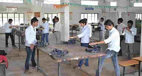 10 புதிய ஐ.டி.ஐ.களில் டிச.31வரை மாணவர் சேர்க்கை!