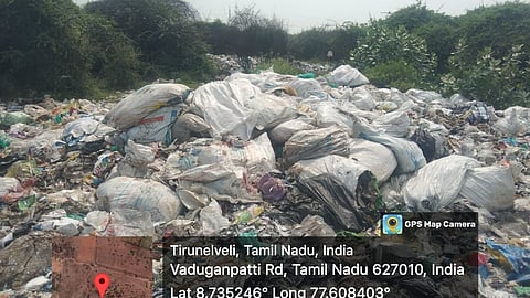 நெல்லை வடுகன்பட்டி சாலையில் கொட்டப்பட்டுள்ள மருத்துவக் கழிவு