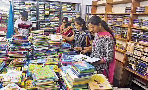 ஊரெங்கும் நூல்வாசம்!