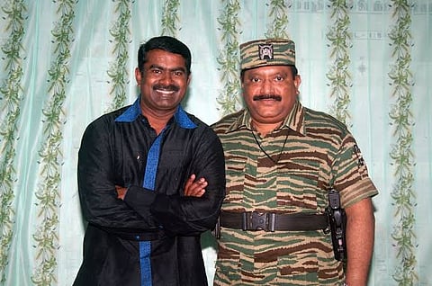 பிரபாகரனுடன் சீமான் இருக்கும் புகைப்படம்