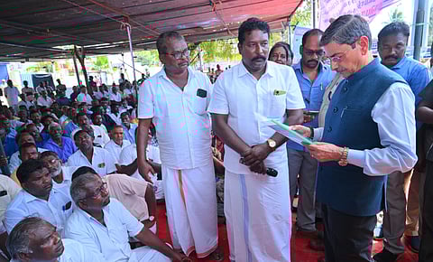 மீனவர்களுடன் ஆளுநர் ஆர்.என். ரவி