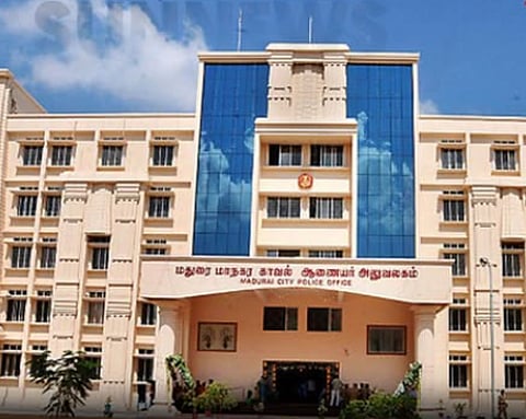 மதுரை பெண் போலீசாருக்கு கமிசனர் அளித்த இன்ப அதிர்ச்சி!