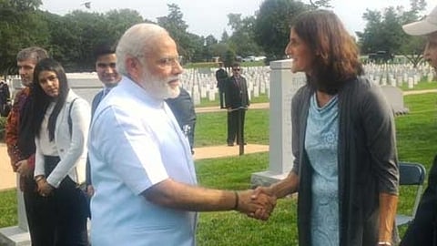 சுனிதா வில்லியம்ஸை சந்தித்துப் பேசும் பிரதமர் மோடி (கோப்புப்படம்)