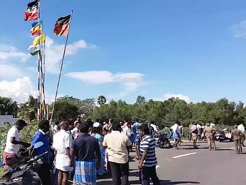 கட்சிக் கொடிக் கம்பங்களை அகற்றச் சொல்வதா?- மேல்முறையீட்டு மனு தாக்கல்!