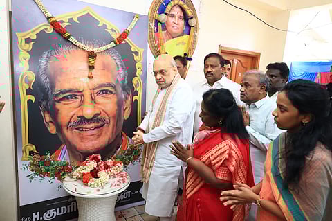 தமிழிசைக்கு நேரில் ஆறுதல்… ஆடிட்டர் குருமூர்த்தியுடன் ஆலோசனை! – வலம் வரும் அமித் ஷா !