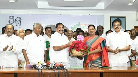 அ.தி.மு.க. அலுவலகத்தில் பிரேமலதா