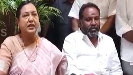 விஜய்கிட்டக் கேளுங்க- பிரேமலதா சீறல்!