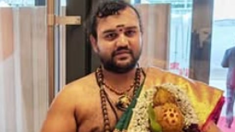 பாலியல்தொல்லை தந்த சுவாமிகள் கைது!