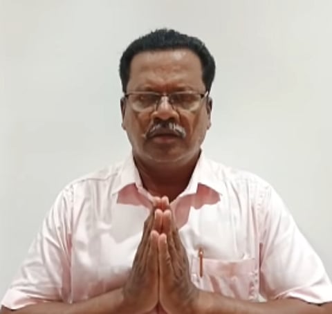 ஓட்டுநரை செருப்பால் தாக்கிய மேலாளர்... கட்டப்பஞ்சாயத்து செய்யவா அரசாங்கம்?