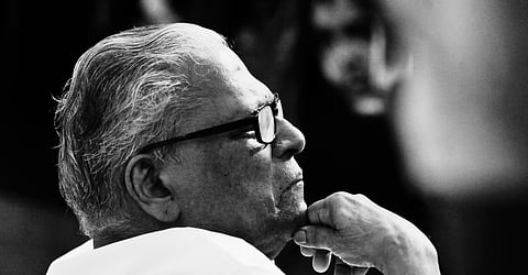 அச்சுதானந்தன் காலமானார்!