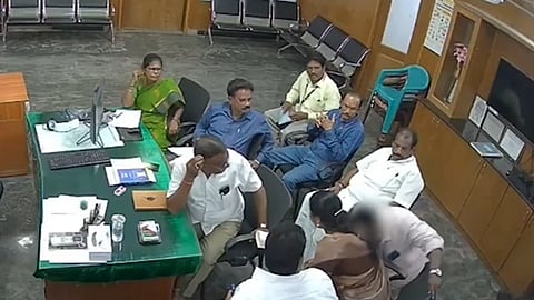 திண்டிவனம் நகராட்சி அலுவலகத்தில் நடந்த வன்கொடுமை நிகழ்வு