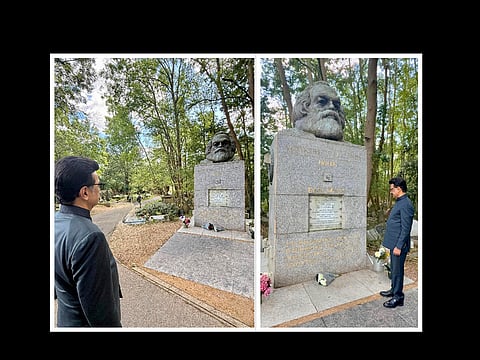 காரல் மார்க்சின் கல்லறை முன்பு முதலமைச்சர் ஸ்டாலின்